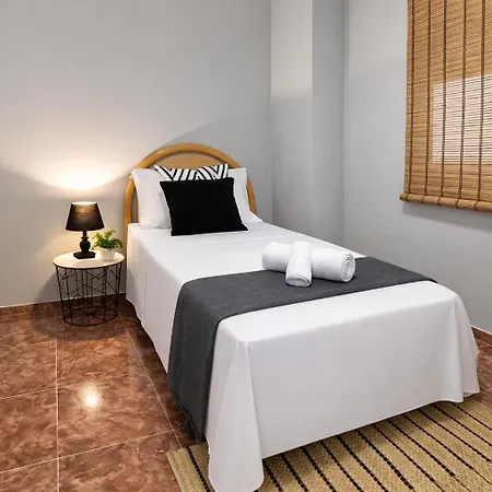 Coliving - Vive En La Zona De Moda Del Centro De * Валенсия